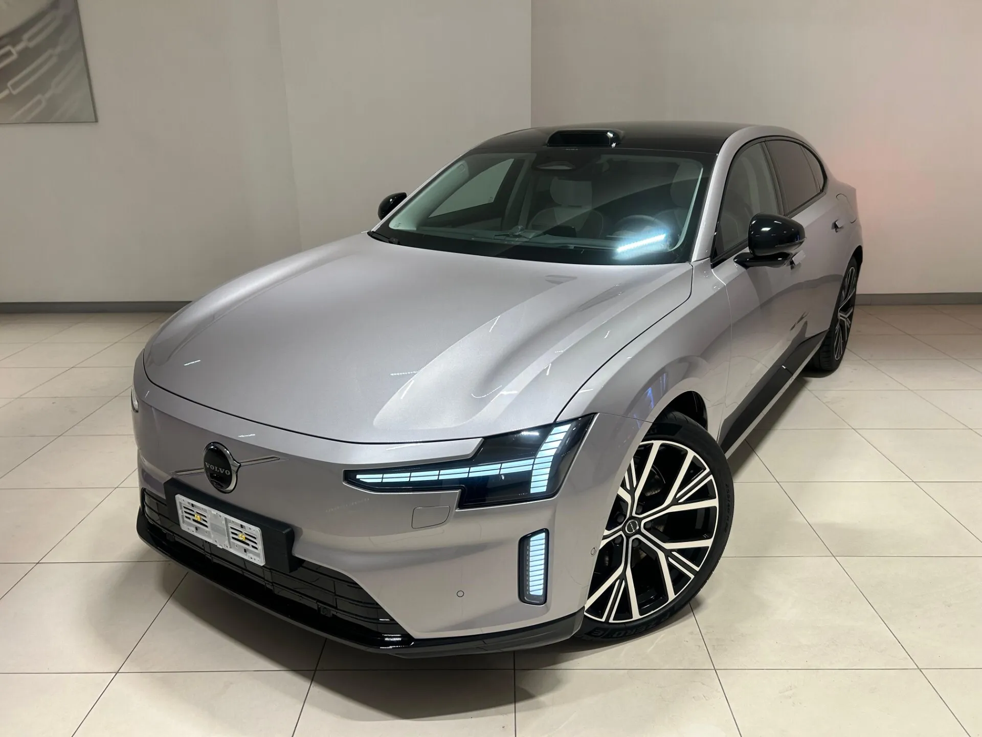 Foto Volvo ES90 Single Motor Ext. Range Ultra *NOLEGGIO A SOLI 997€!!*